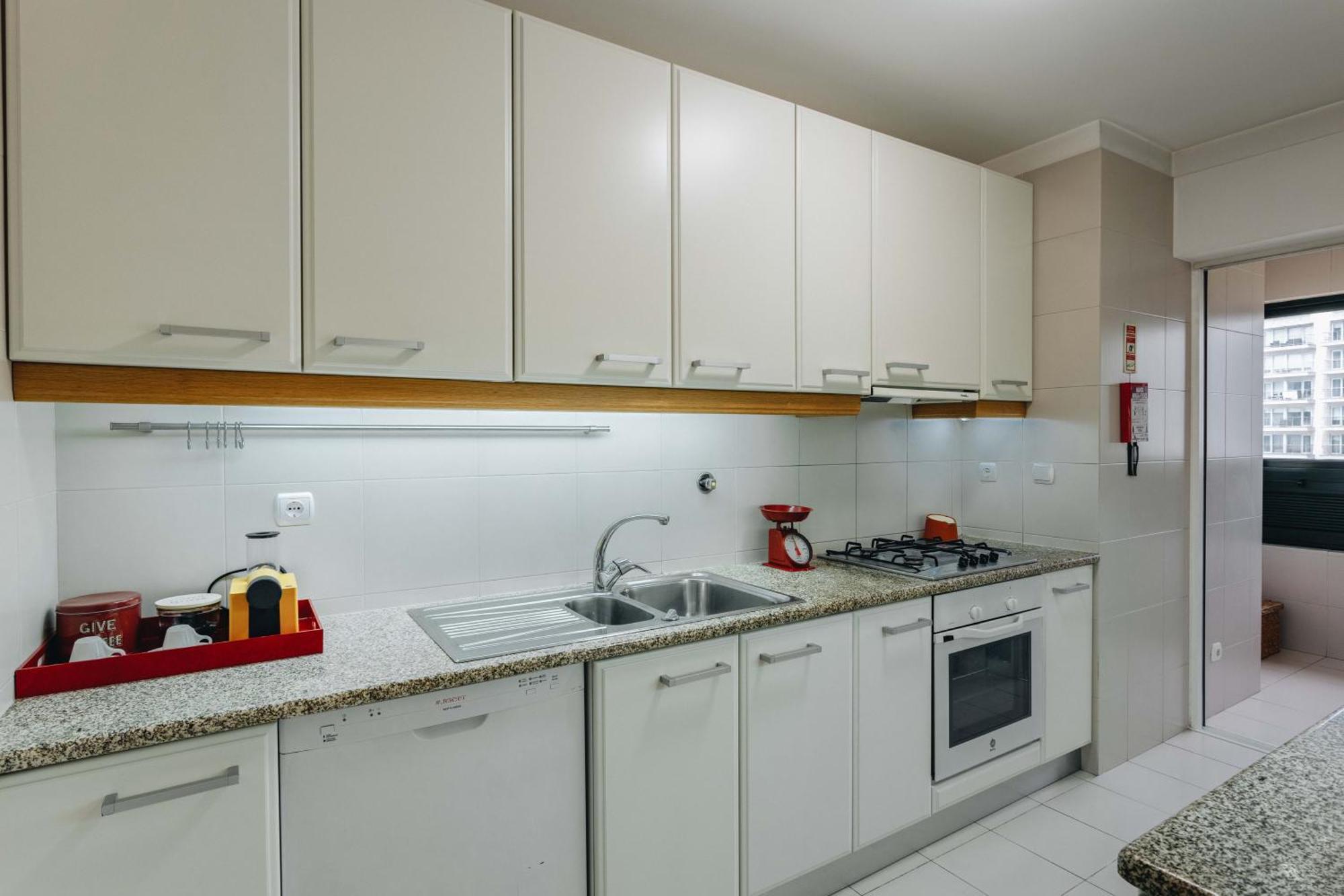 Апартаменты Great 1 Bdr Near Gaia Shopping Arrabida Esm Вила-Нова-ди-Гая Экстерьер фото
