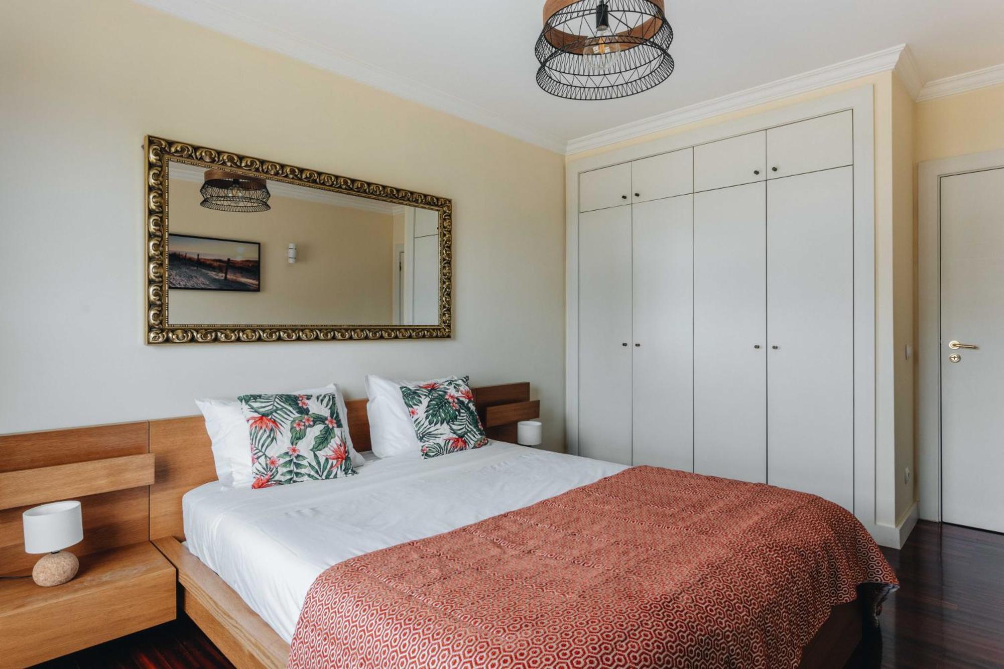 Апартаменты Great 1 Bdr Near Gaia Shopping Arrabida Esm Вила-Нова-ди-Гая Экстерьер фото